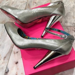 Betsey Johnson Pumps